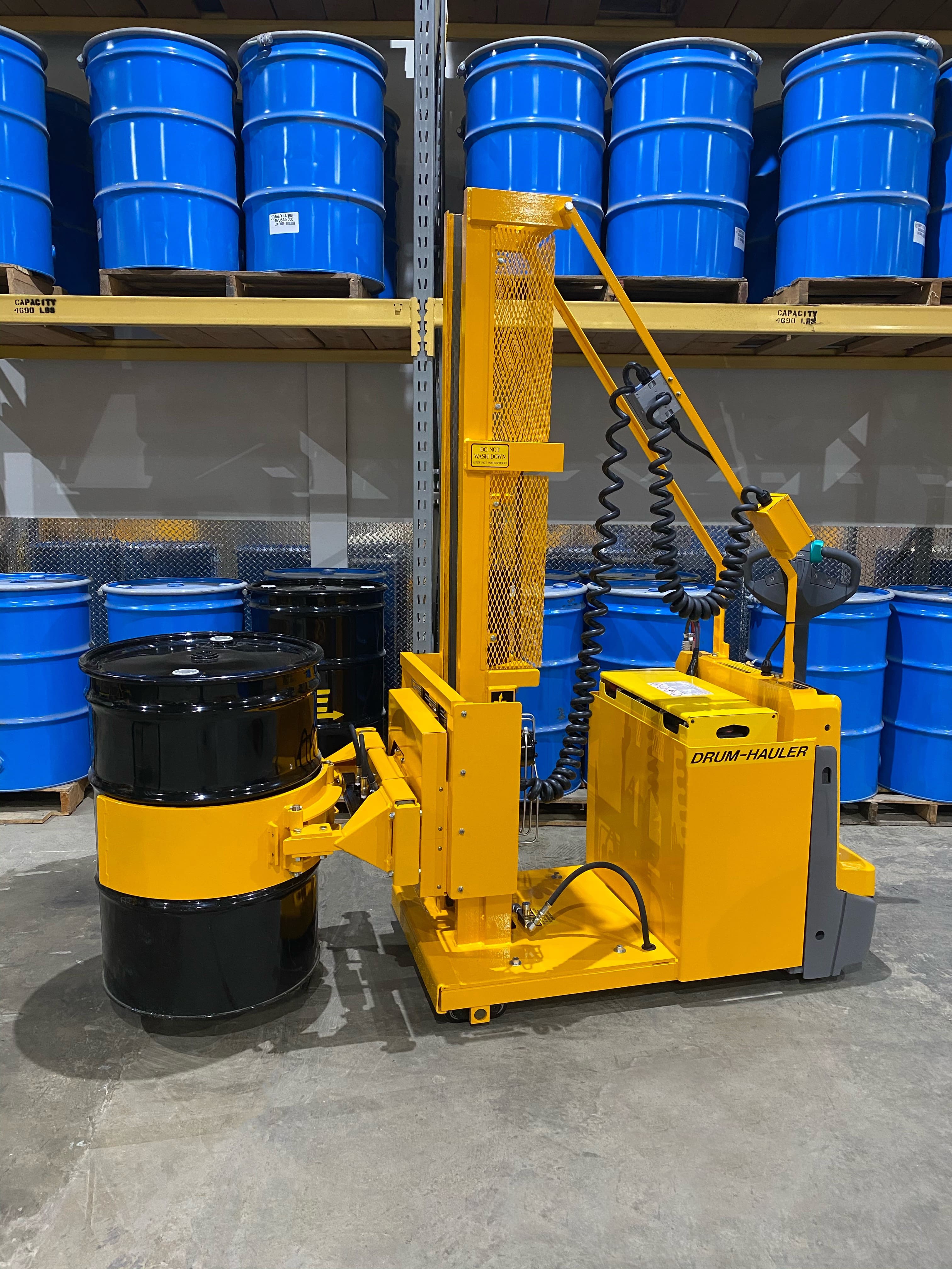 01-Drum-Hauler-Single-Stage-Mast-and-CR-Clamp-with-steel-drum-min