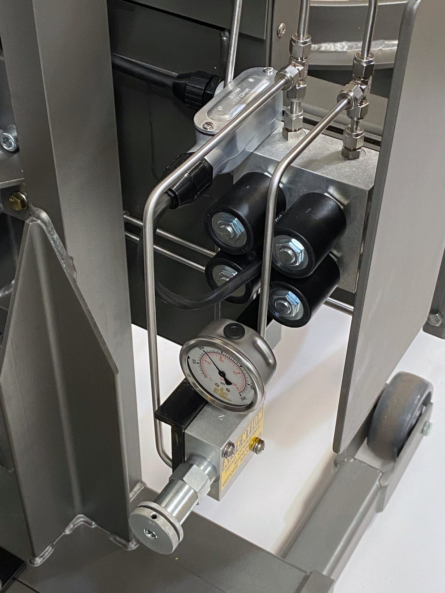 02-Adjustable-Clamping-Pressure-min
