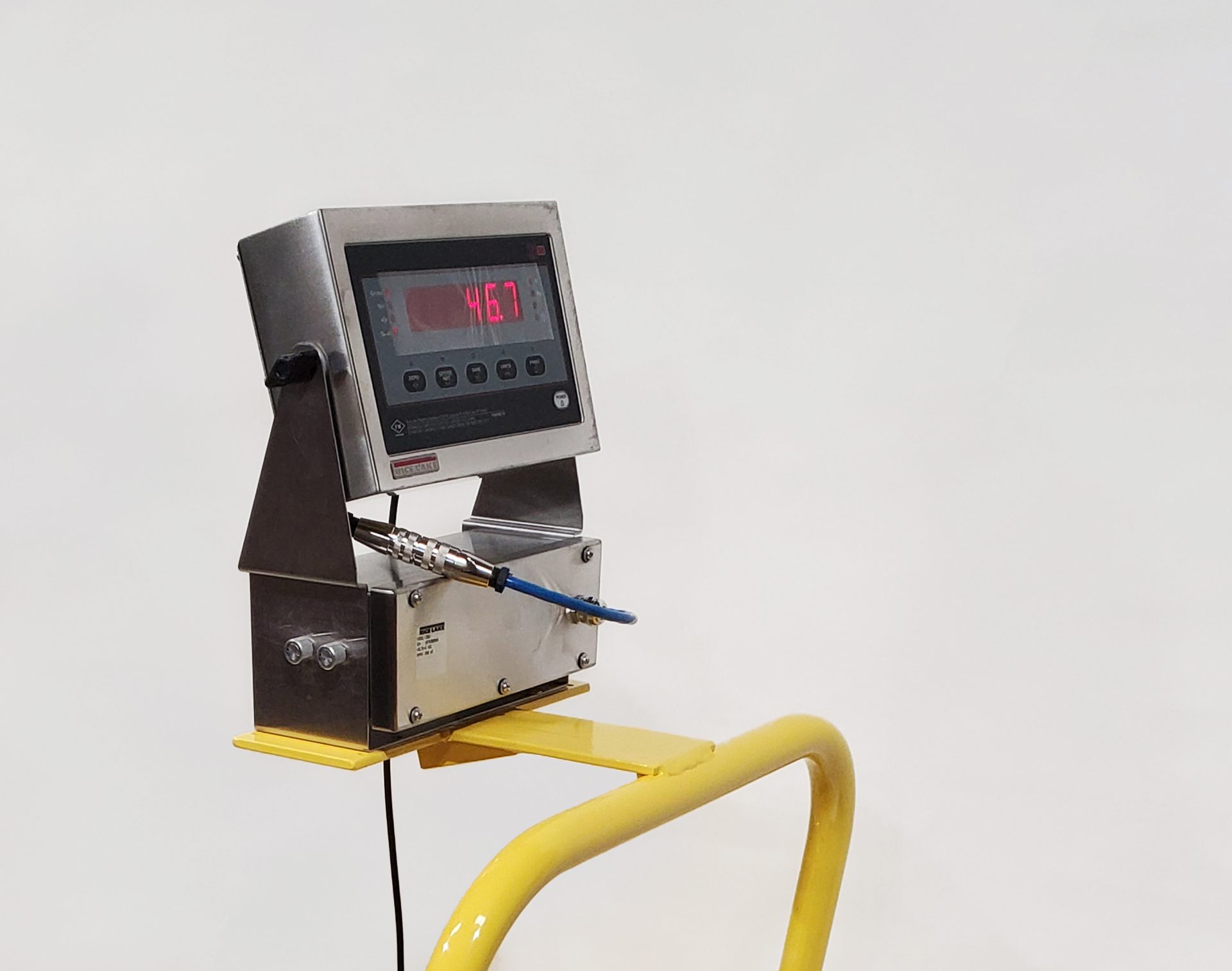 02-Ergo-CB-with-Intrinsically-Safe-Scale