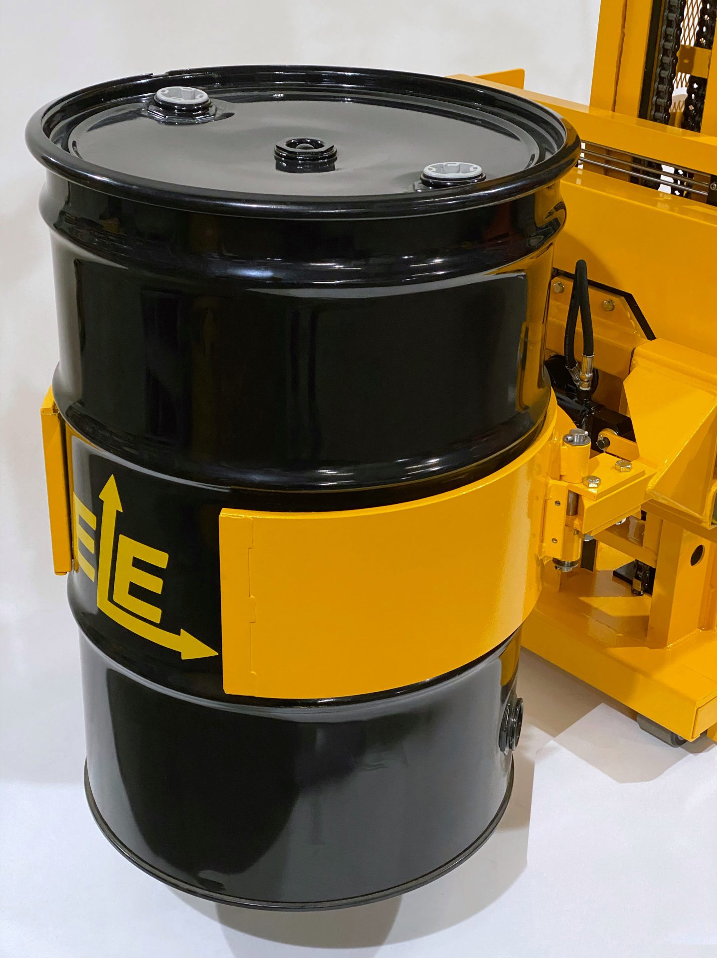 06-DH-with-CR-Clamp-with-Steel-Drum-Closeup