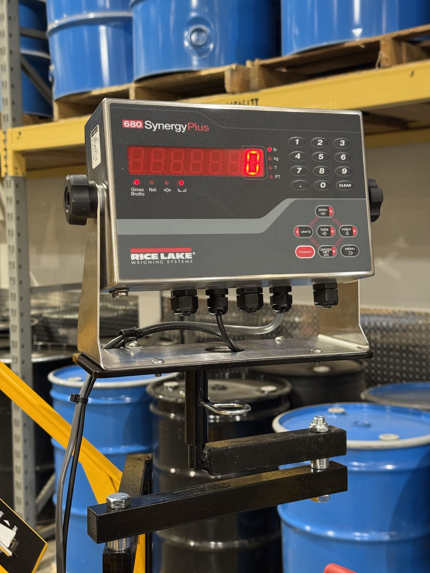 01-DH-with-SR-Clamp-and-Non-Intrinsically-Safe-Scale-closeup-min