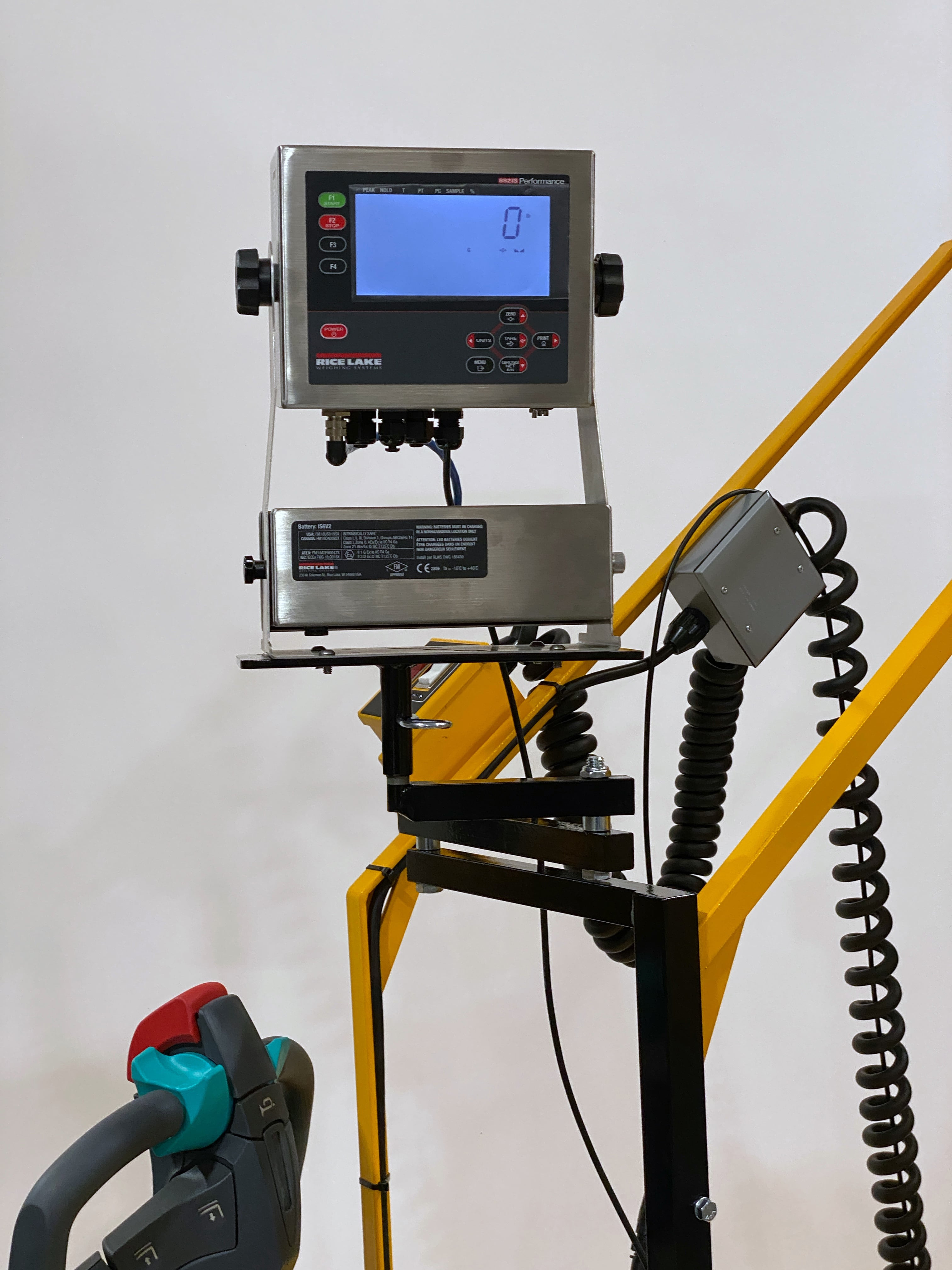 02-DH-with-SR-Clamp-and-Intrinsically-Safe-Scale-min