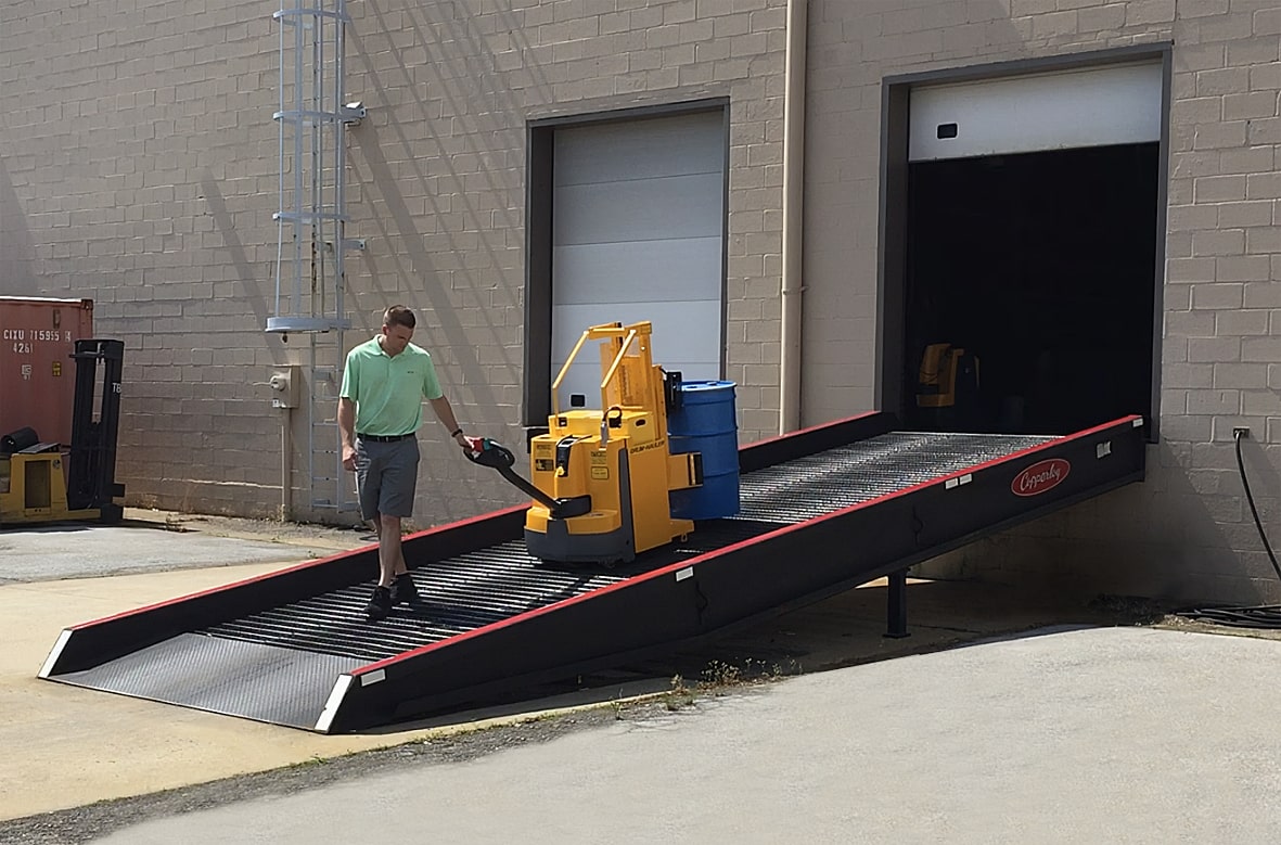 03-DH800-traveling-down-ramp-with-drum-min