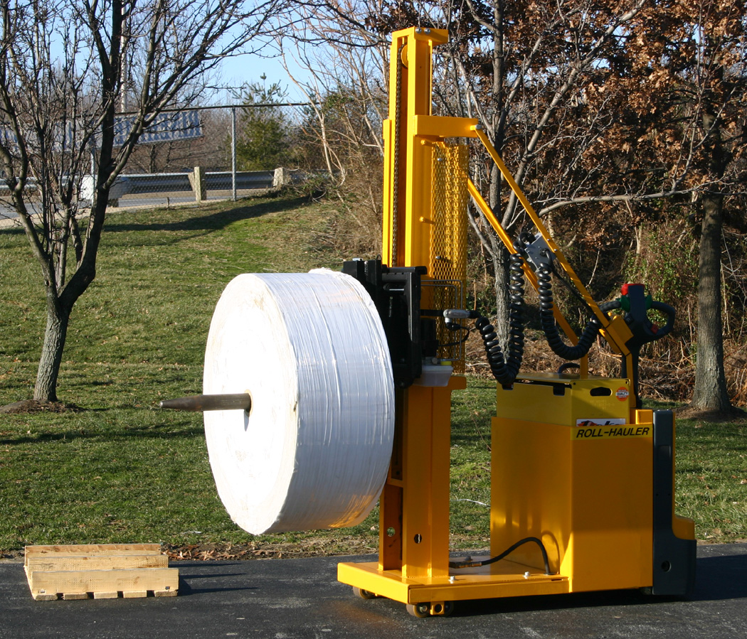 01-Roll-Hauler-with-Roll-Post