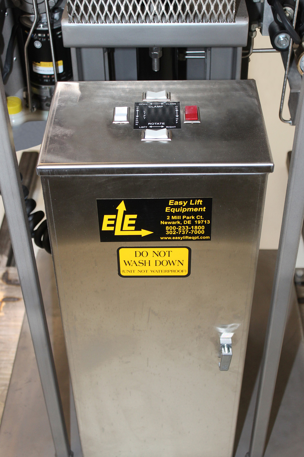 02-EDS-Stainless-Steel-DC-Box-with-Exchangeable-Battery