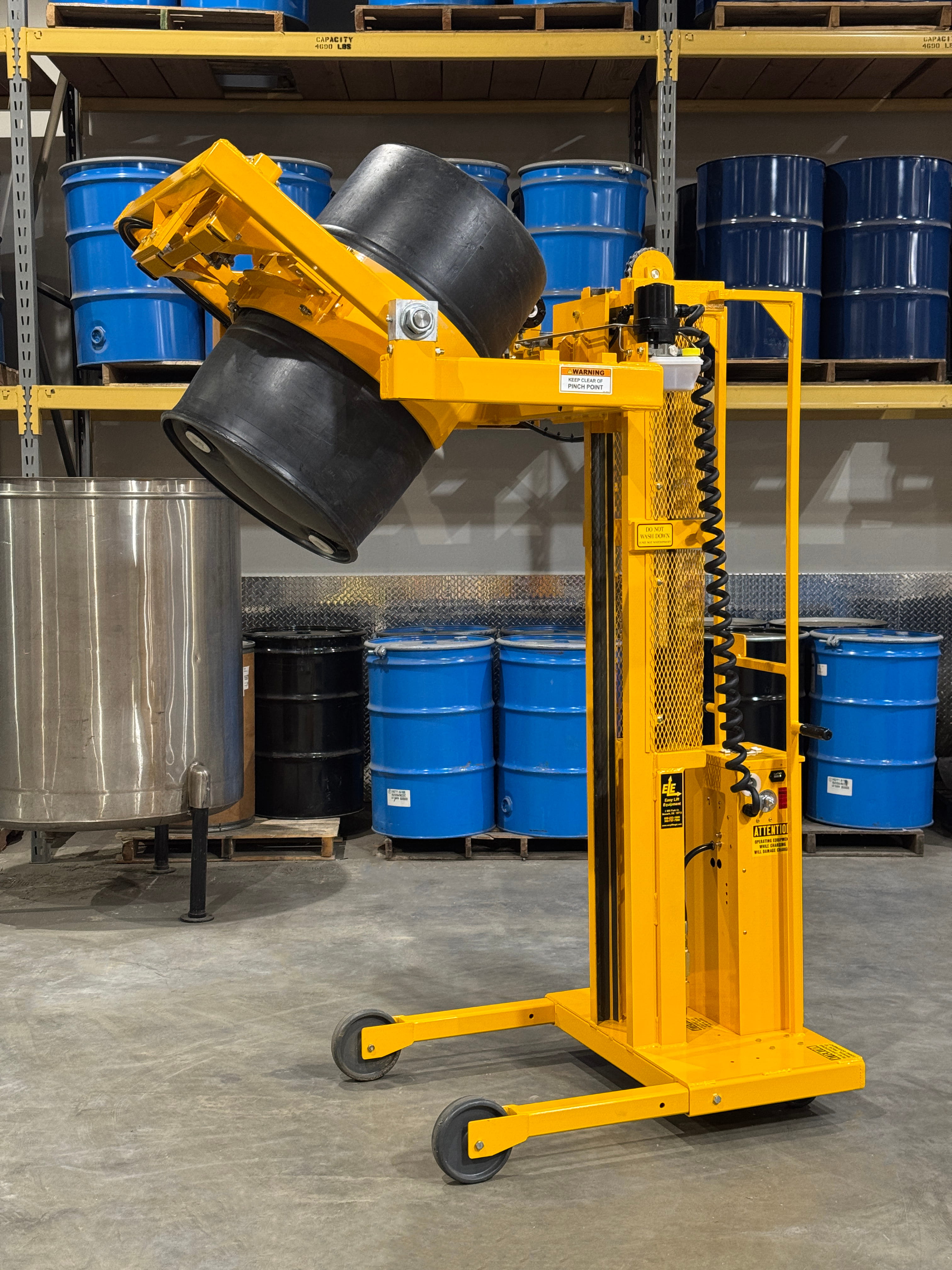03-ED-DC-with-FCR-Clamp-pouring-plastic-drum